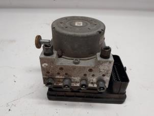 Gebruikte ABS Pomp Peugeot 208 I (CA/CC/CK/CL) 1.2 Vti 12V PureTech 82 Prijs € 105,00 Margeregeling aangeboden door Reclycar De Boer BV