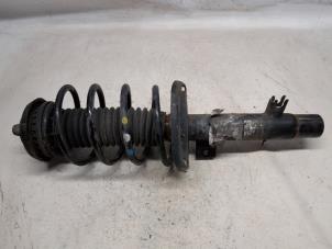 Gebruikte Schokdemper links-voor Citroen C4 Cactus (0B/0P) 1.2 PureTech 82 12V Prijs € 36,75 Margeregeling aangeboden door Reclycar De Boer BV