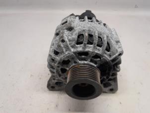 Gebruikte Dynamo Renault Clio III (BR/CR) 1.2 16V 75 Prijs € 36,75 Margeregeling aangeboden door Reclycar De Boer BV