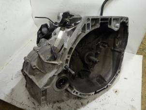 Gebruikte Versnellingsbak Renault Scénic III (JZ) 1.2 16V TCe 115 Energy Prijs € 420,00 Margeregeling aangeboden door Reclycar De Boer BV