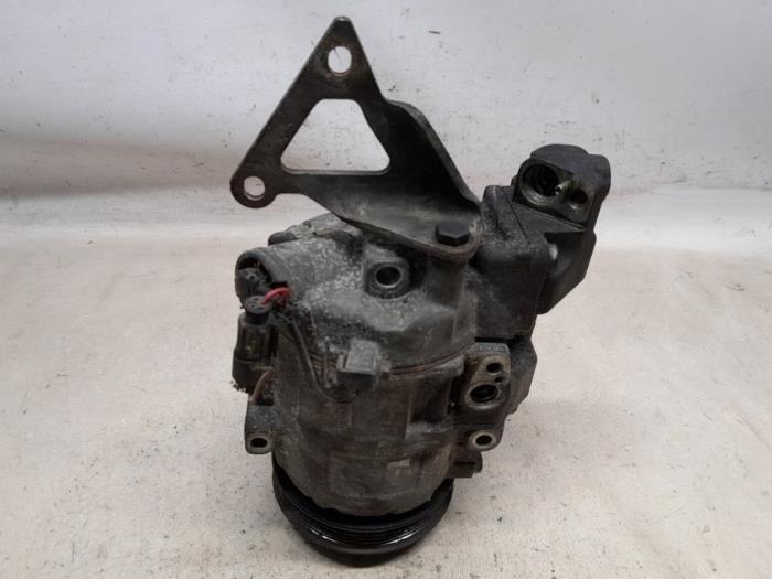 Gebruikte Pomp Airco Mercedes Vaneo (W414) 1.7 CDI 16V Prijs € 78,75 Margeregeling aangeboden door Reclycar De Boer BV