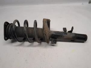 Gebruikte Schokbreker rechts-voor Ford C-Max (DXA) 2.0 TDCi 16V 115 Prijs € 42,00 Margeregeling aangeboden door Reclycar De Boer BV