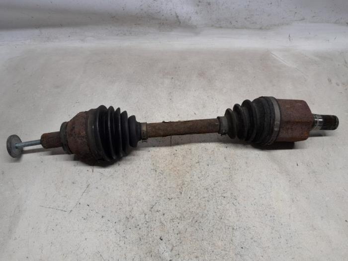 Gebruikte Aandrijfas links-voor Ford Mondeo IV Wagon 2.3 16V Prijs € 47,25 Margeregeling aangeboden door Reclycar De Boer BV