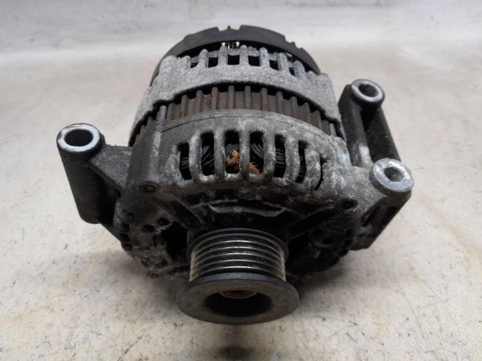 Gebruikte Dynamo Ford Mondeo IV Wagon 2.3 16V Prijs € 52,50 Margeregeling aangeboden door Reclycar De Boer BV