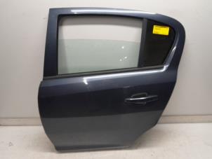Gebruikte Portier 4Deurs links-achter Opel Corsa D 1.2 16V Prijs € 52,50 Margeregeling aangeboden door Reclycar De Boer BV