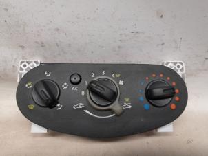 Gebruikte Kachel Ventilatiemotor Dacia Sandero I (BS) 1.5 dCi 70 Prijs € 52,50 Margeregeling aangeboden door Reclycar De Boer BV