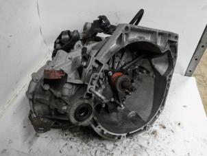Gebruikte Versnellingsbak Renault Megane III Grandtour (KZ) 1.4 16V TCe 130 Prijs € 157,50 Margeregeling aangeboden door Reclycar De Boer BV