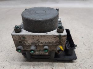 Gebruikte ABS Pomp Dacia Sandero I (BS) 1.5 dCi 70 Prijs € 78,75 Margeregeling aangeboden door Reclycar De Boer BV