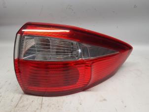 Gebruikte Achterlicht rechts Ford C-Max (DXA) 1.6 SCTi 16V Prijs € 78,75 Margeregeling aangeboden door Reclycar De Boer BV