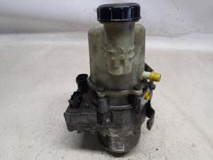 Gebruikte Servo Elektrisch Dacia Sandero I (BS) 1.5 dCi 70 Prijs € 131,25 Margeregeling aangeboden door Reclycar De Boer BV