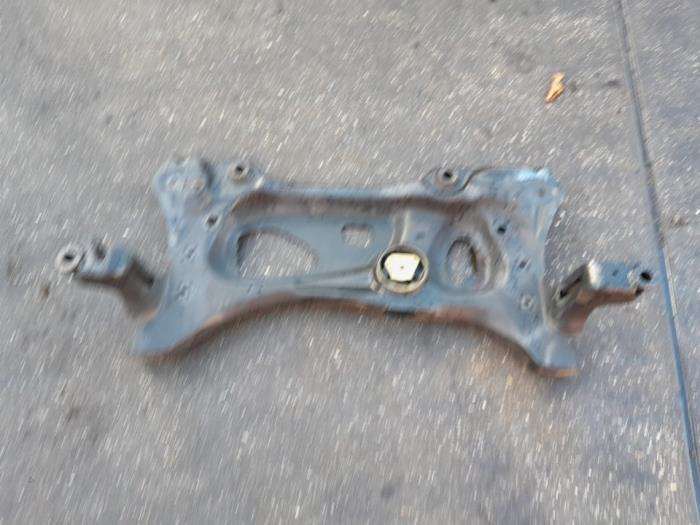 Gebruikte Subframe Volkswagen Golf VII (AUA) 1.5 TGI Evo 16V Prijs € 157,50 Margeregeling aangeboden door Reclycar De Boer BV