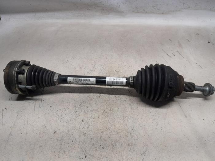 Gebruikte Steekas links-voor Volkswagen Golf VII (AUA) 1.5 TGI Evo 16V Prijs € 36,75 Margeregeling aangeboden door Reclycar De Boer BV