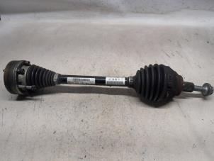 Gebruikte Homokineetas links-voor Volkswagen Golf VII (AUA) 1.5 TGI Evo 16V Prijs € 36,75 Margeregeling aangeboden door Reclycar De Boer BV