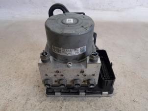 Gebruikte ABS Pomp Volkswagen Golf VII (AUA) 1.5 TGI Evo 16V Prijs € 131,25 Margeregeling aangeboden door Reclycar De Boer BV