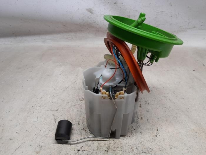 Gebruikte Tank element Pomp Volkswagen Golf VII (AUA) 1.5 TGI Evo 16V Prijs € 63,00 Margeregeling aangeboden door Reclycar De Boer BV