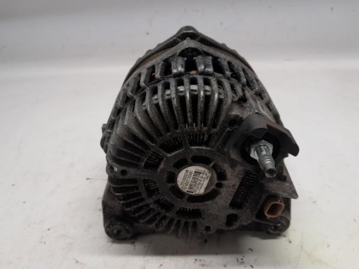 Dynamo van een Renault Megane III Grandtour (KZ) 1.4 16V TCe 130 2011