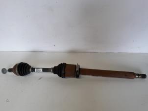 Gebruikte Aandrijfas rechts-voor Volvo V70 (BW) 2.0 D4 16V Prijs € 105,00 Margeregeling aangeboden door Reclycar De Boer BV