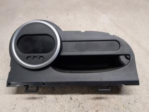 Gebruikte Kilometerteller KM Renault Twingo II (CN) 1.2 16V Prijs € 78,75 Margeregeling aangeboden door Reclycar De Boer BV