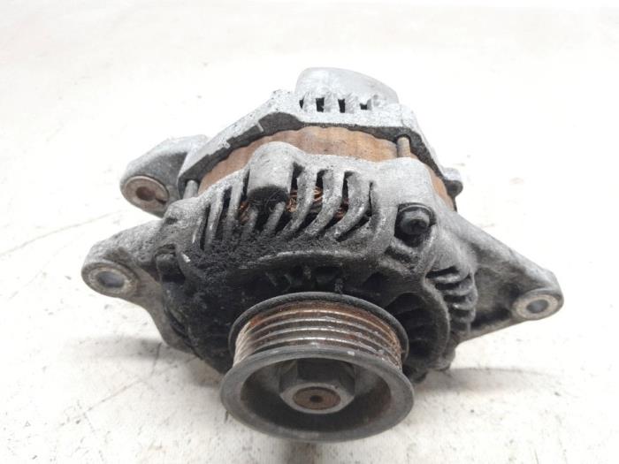 Gebruikte Dynamo Mitsubishi Colt (Z2/Z3) 1.1 12V Prijs € 31,50 Margeregeling aangeboden door Reclycar De Boer BV