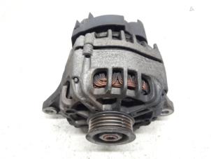 Gebruikte Alternator Nissan Micra (K12) 1.2 16V Prijs € 31,50 Margeregeling aangeboden door Reclycar De Boer BV
