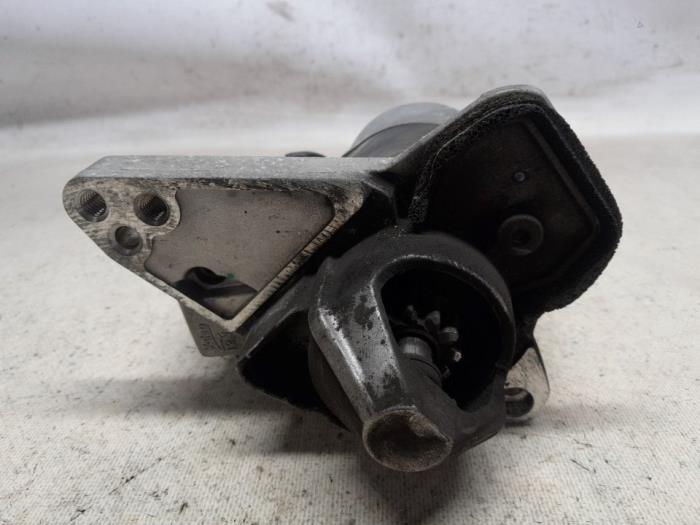 Gebruikte Startmotor Renault Scénic III (JZ) 1.2 16V TCe 115 Energy Prijs € 26,25 Margeregeling aangeboden door Reclycar De Boer BV