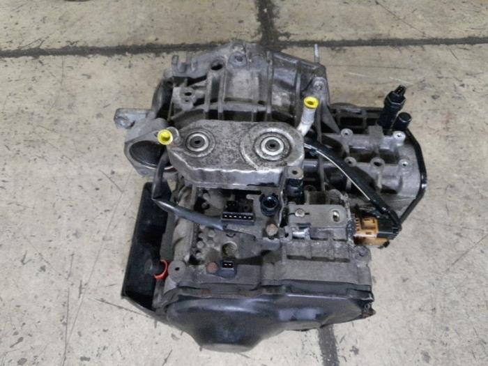 Versnellingsbak van een Seat Ibiza II (6K1) 1.6i CLX,GLX,S,SXE 1998