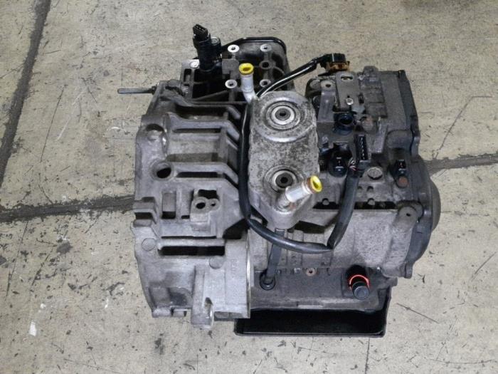 Versnellingsbak van een Seat Ibiza II (6K1) 1.6i CLX,GLX,S,SXE 1998