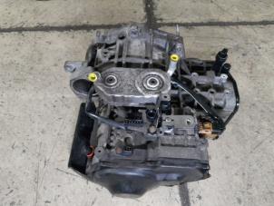 Versnellingsbak van een Seat Ibiza II (6K1) 1.6i CLX,GLX,S,SXE 1998