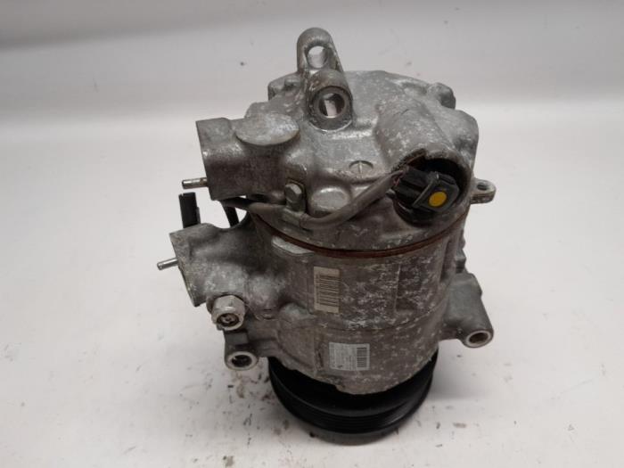 Gebruikte Pomp Airco BMW 1 serie (F20) 116i 1.6 16V Prijs € 63,00 Margeregeling aangeboden door Reclycar De Boer BV