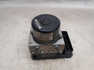 Gebruikte ABS Pomp Mercedes C Sportcoupé (C203) 1.8 C-180K 16V Prijs € 78,75 Margeregeling aangeboden door Reclycar De Boer BV