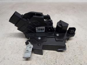 Gebruikte Slotmechaniek Portier 4Deurs links-voor Ford S-Max (GBW) 1.6 EcoBoost 16V Prijs € 36,75 Margeregeling aangeboden door Reclycar De Boer BV