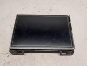 Gebruikte Display Multi Media regelunit Peugeot 2008 (CU) 1.2 12V e-THP PureTech 130 Prijs € 105,00 Margeregeling aangeboden door Reclycar De Boer BV
