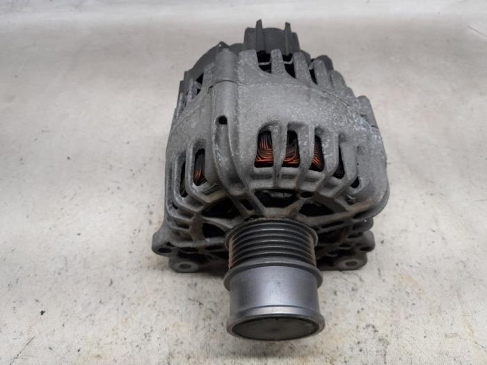 Gebruikte Dynamo Skoda Octavia Combi (5EAC) 1.4 TSI 16V G-TEC Prijs € 42,00 Margeregeling aangeboden door Reclycar De Boer BV