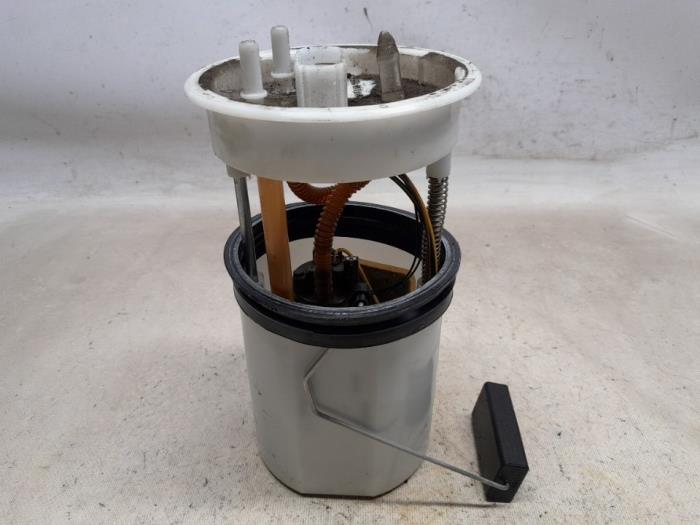 Gebruikte Tank element Pomp Skoda Fabia II Combi 1.2i Prijs € 21,00 Margeregeling aangeboden door Reclycar De Boer BV