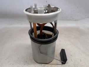 Gebruikte Brandstofpomp Elektrisch Skoda Fabia II Combi 1.2i Prijs € 21,00 Margeregeling aangeboden door Reclycar De Boer BV