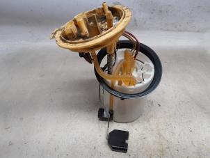 Gebruikte Tank element Pomp Volkswagen Passat Variant (3G5) 2.0 TDI 16V 150 Prijs € 78,75 Margeregeling aangeboden door Reclycar De Boer BV