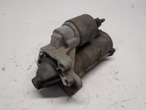 Gebruikte Startmotor Renault Scénic III (JZ) 1.5 dCi 105 Prijs € 26,25 Margeregeling aangeboden door Reclycar De Boer BV