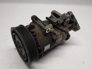 Gebruikte Pomp Airco Renault Scénic III (JZ) 1.5 dCi 105 Prijs € 105,00 Margeregeling aangeboden door Reclycar De Boer BV