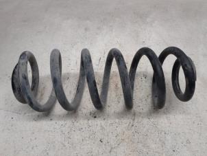 Gebruikte Veerschroef achter Seat Alhambra (7N) 2.0 TDI 16V Prijs € 15,75 Margeregeling aangeboden door Reclycar De Boer BV