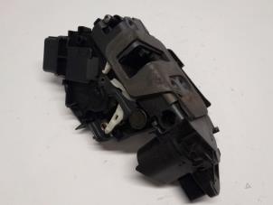 Gebruikte Slotmechaniek Portier 4Deurs links-voor Ford Mondeo IV Wagon 1.6 TDCi 16V Prijs € 36,75 Margeregeling aangeboden door Reclycar De Boer BV