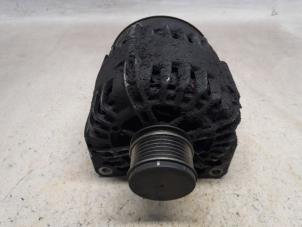 Gebruikte Dynamo Renault Megane III CC (EZ) 1.5 dCi 110 Prijs € 36,75 Margeregeling aangeboden door Reclycar De Boer BV