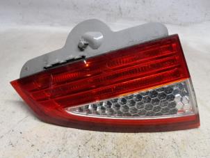 Gebruikte Achterlicht links Ford Mondeo IV Wagon 2.3 16V Prijs € 36,75 Margeregeling aangeboden door Reclycar De Boer BV