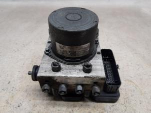 Gebruikte ABS Pomp Peugeot 3008 II (M4/MC/MJ/MR) 1.2 12V e-THP PureTech 130 Prijs € 183,75 Margeregeling aangeboden door Reclycar De Boer BV