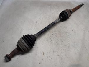 Gebruikte Cardanas rechts-voor (VWA) Peugeot 3008 II (M4/MC/MJ/MR) 1.2 12V e-THP PureTech 130 Prijs € 131,25 Margeregeling aangeboden door Reclycar De Boer BV