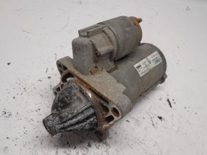 Gebruikte Startmotor Renault Master III (ML) 2.3 dCi 16V Prijs € 31,50 Margeregeling aangeboden door Reclycar De Boer BV