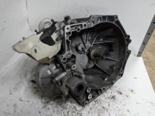 Gebruikte Versnellingsbak Citroen DS3 (SA) 1.6 e-HDi Prijs € 210,00 Margeregeling aangeboden door Reclycar De Boer BV