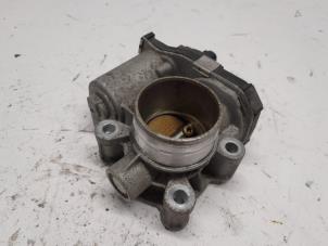Gebruikte Gasklephuis Opel Corsa E 1.0 SIDI Turbo 12V Prijs € 31,50 Margeregeling aangeboden door Reclycar De Boer BV