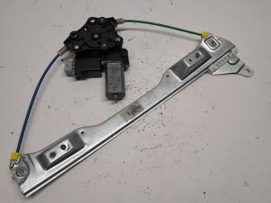 Gebruikte Ruitmechaniek 4Deurs rechts-voor Opel Corsa E 1.0 SIDI Turbo 12V Prijs € 36,75 Margeregeling aangeboden door Reclycar De Boer BV