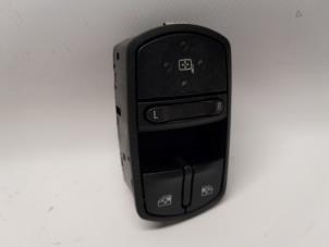 Gebruikte Elektrisch Raam Schakelaar Opel Corsa E 1.0 SIDI Turbo 12V Prijs € 26,25 Margeregeling aangeboden door Reclycar De Boer BV
