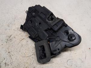 Gebruikte Slotmechaniek Portier 4Deurs links-voor Seat Alhambra (7N) 2.0 TDI 16V Prijs € 26,25 Margeregeling aangeboden door Reclycar De Boer BV